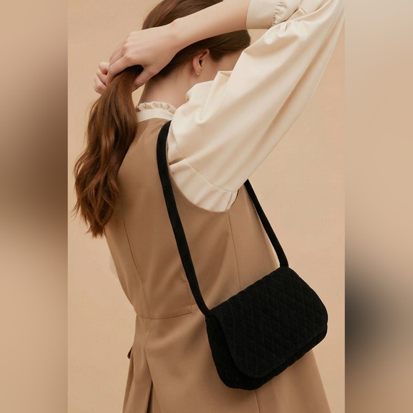 Vera Bradley Handbags - Vera Bradley NWOT Black Quilted 9.5"x 6"x 3" Shoulder Crossbody Purse